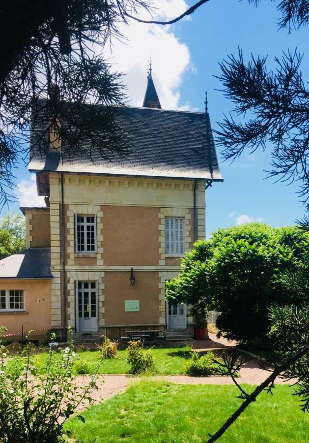 Le Manoir Sequoia Hotel Airvault Exterior foto